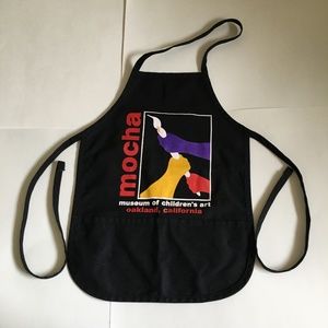 Child MOCHA apron.